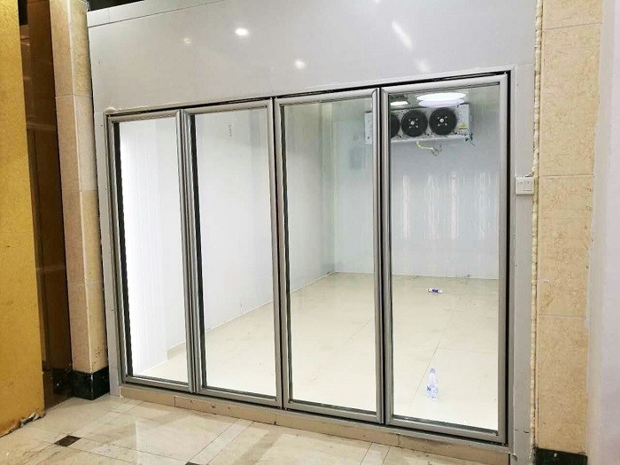 Custom Display Cold Room with 5 Glass Door / Walk In Cold Room 2 ~ 8 ºC